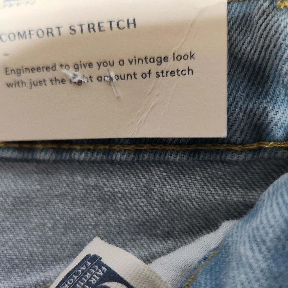 Women's High Rise Flare Jeans - Light Wash Denim - Universal Threads - 6L - Picture 11 of 16